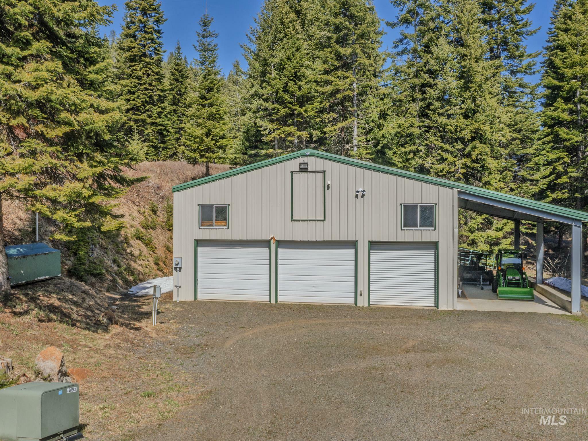 Property Photo: 454 Cove Rd ID 83530