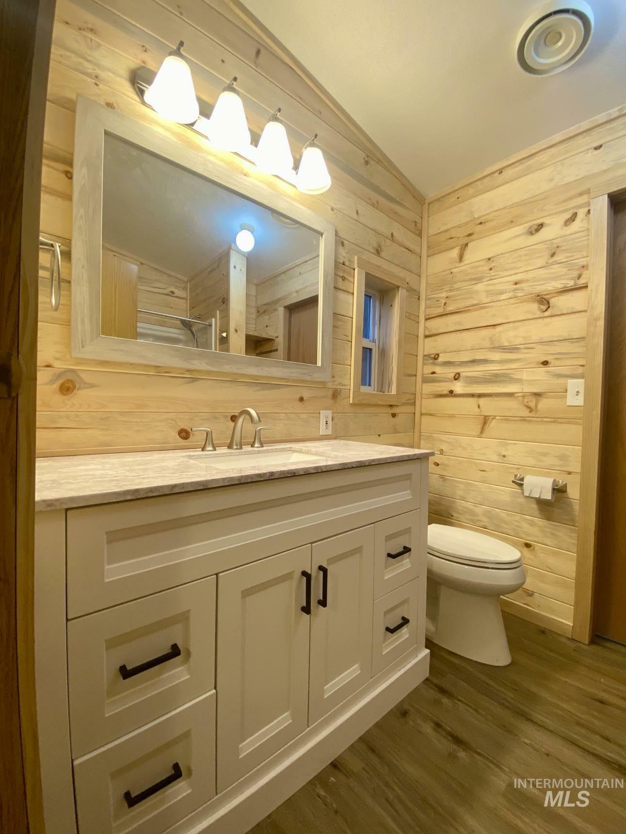 Property Photo: 174 Elmwood Loop 7 ID 83544