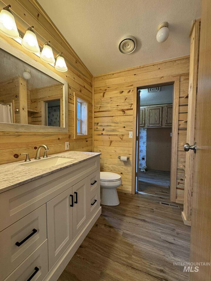 Property Photo:  174 Elmwood Loop 7  ID 83544 