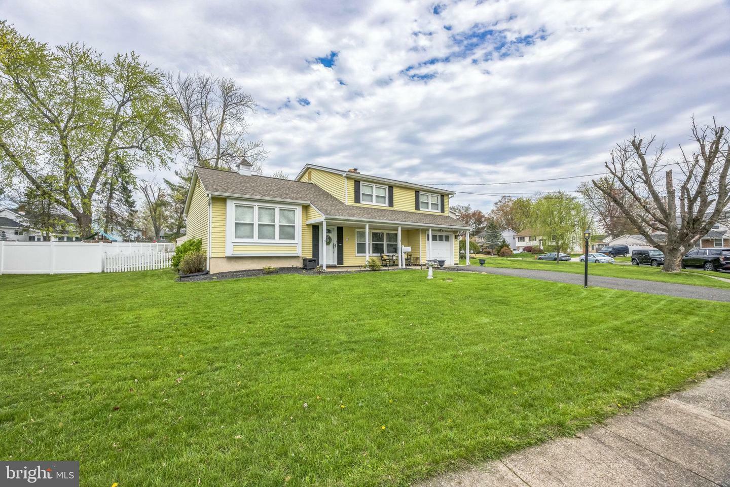 Property Photo: 33 Regent Road NJ 08003