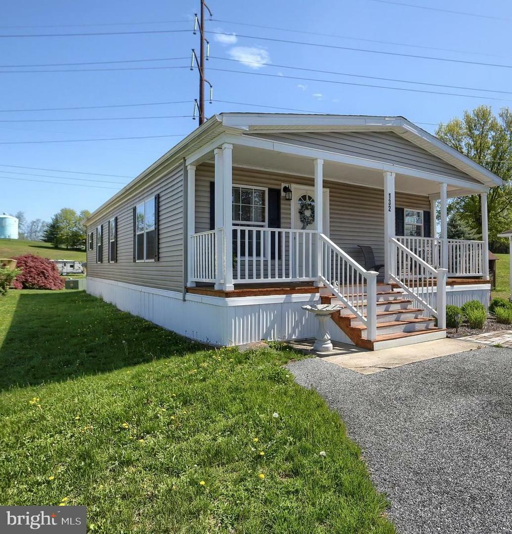 Property Photo: 132 Wheaton Place PA 17112