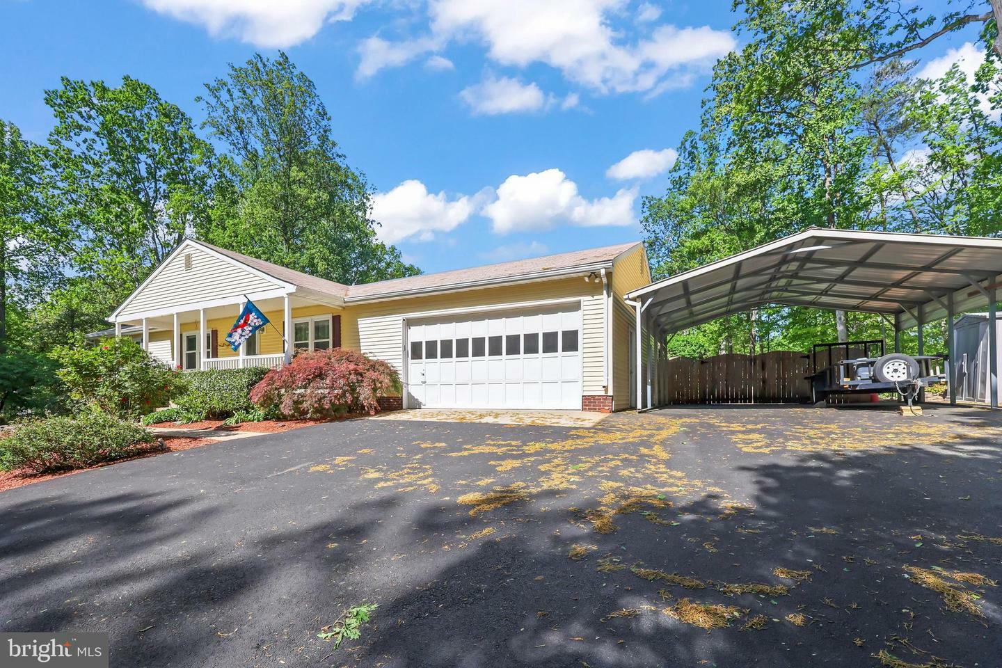 Property Photo: 13430 Carriage Hill Drive VA 20112