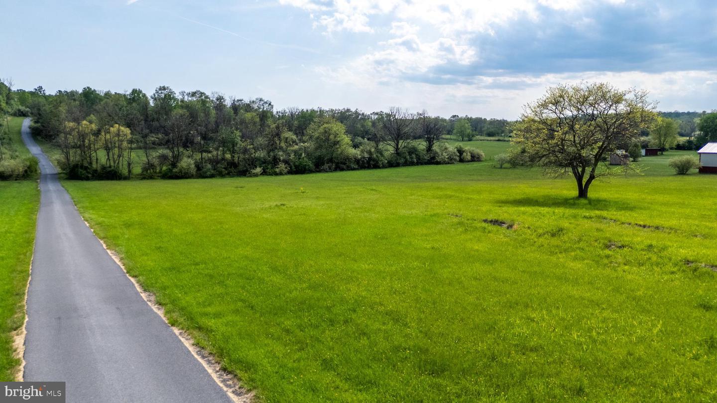 Property Photo: Runnymead Rd WV 25413