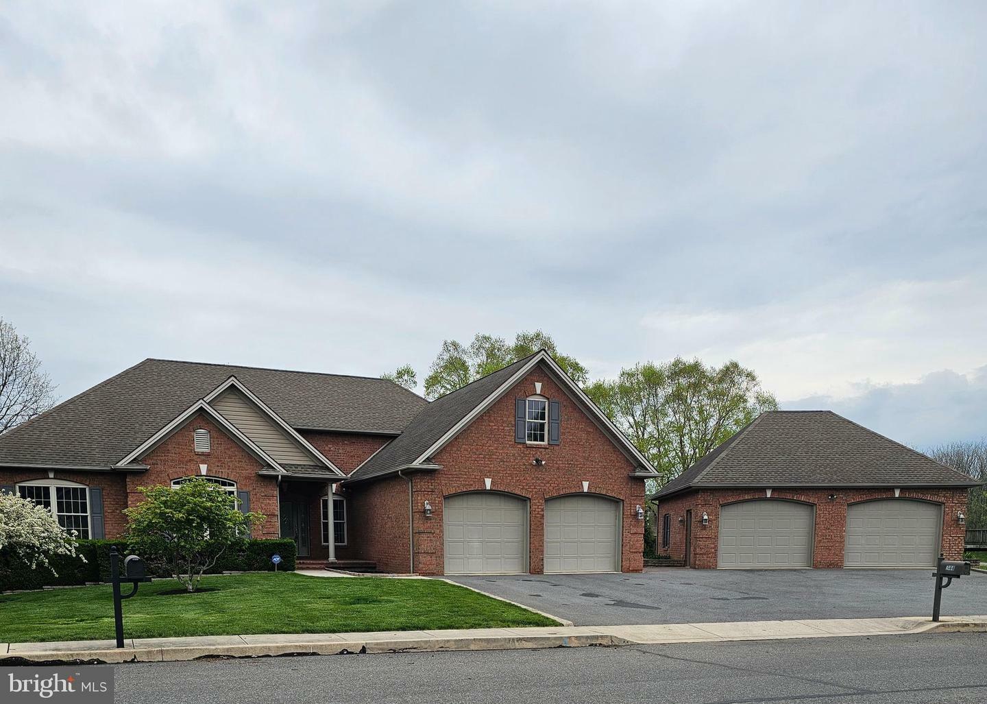 344 Moss Spring Avenue  Greencastle PA 17225 photo