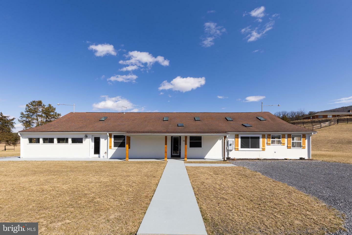 Property Photo: 1565 Seven Fountains VA 22652