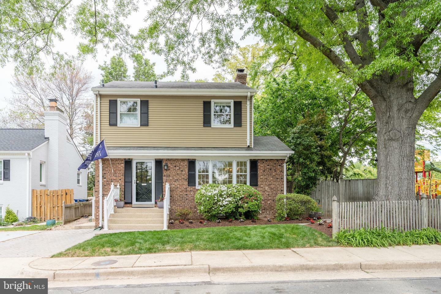 Property Photo: 403 Thomas Street VA 22302