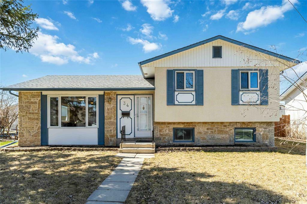 Property Photo: 34 Santa Clara Crescent MB R3T 4K3