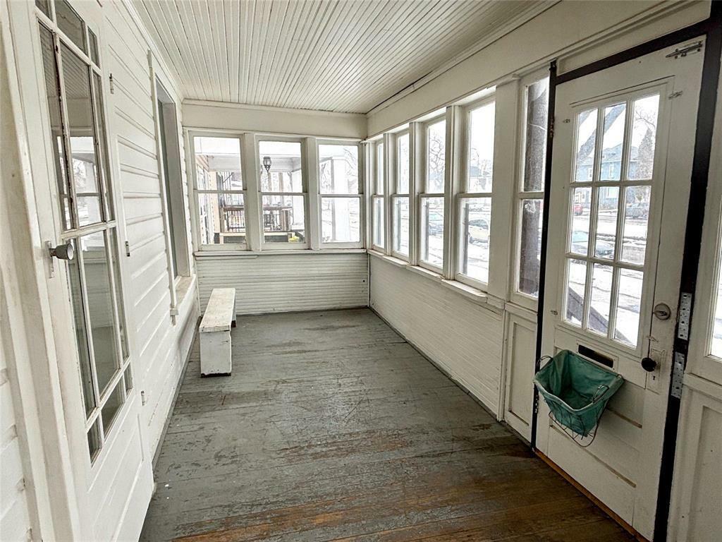 Property Photo: 240 Inkster Boulevard MB R2W 0J9