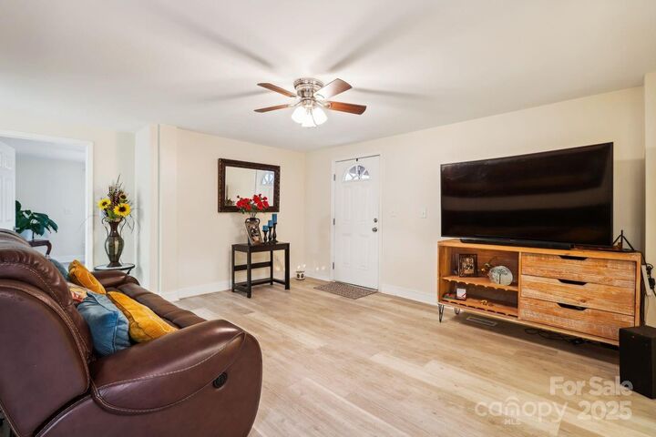 Property Photo:  712 Grace Avenue  NC 28083 