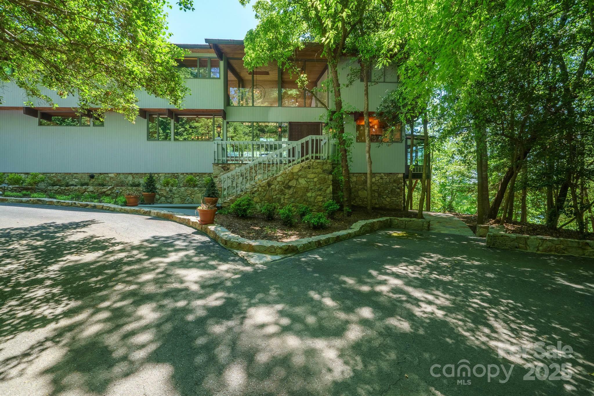Property Photo: 3165 Laurel Ridge Road NW NC 28601