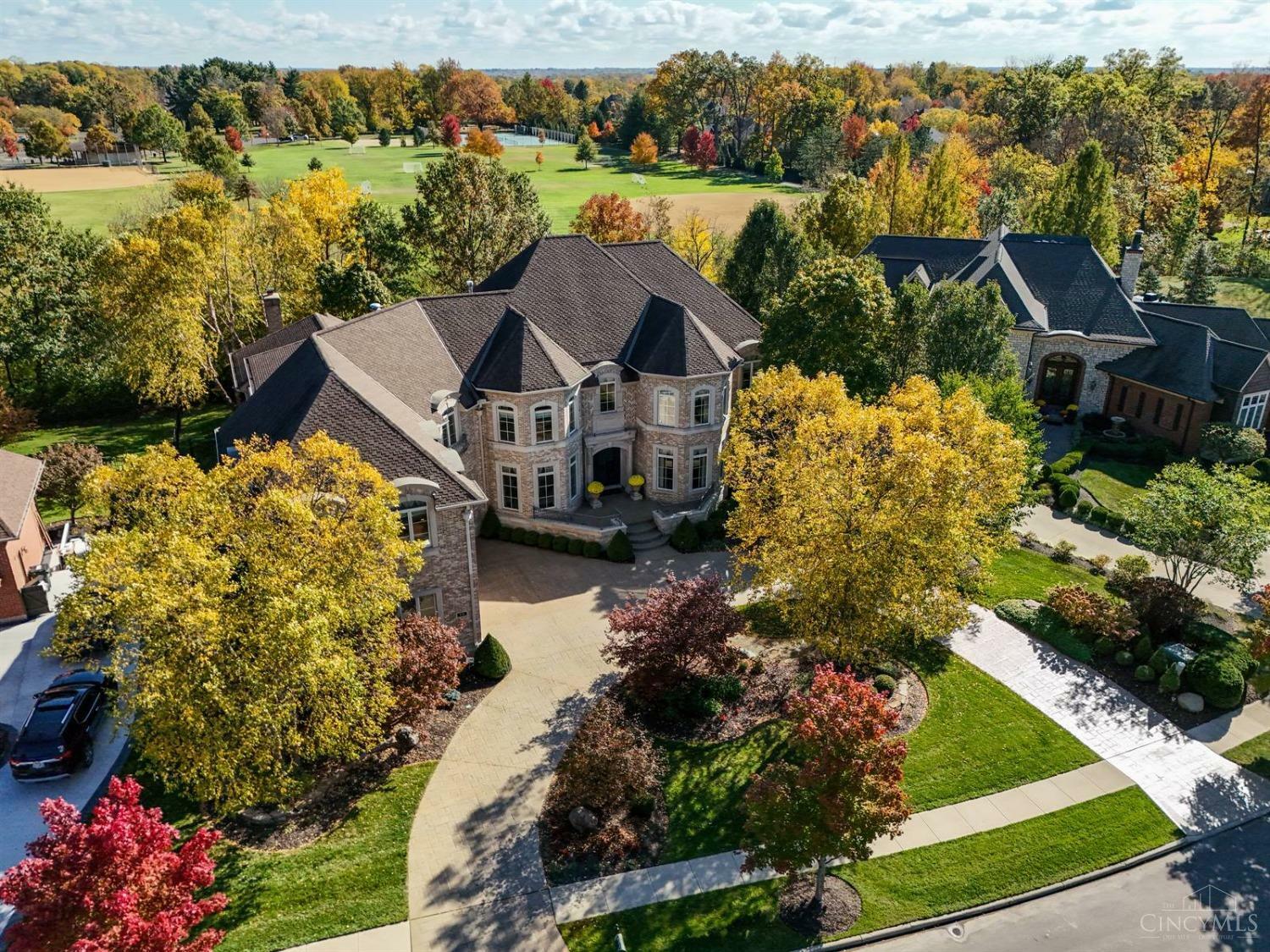 Property Photo: 26 Vintage Walk OH 45249