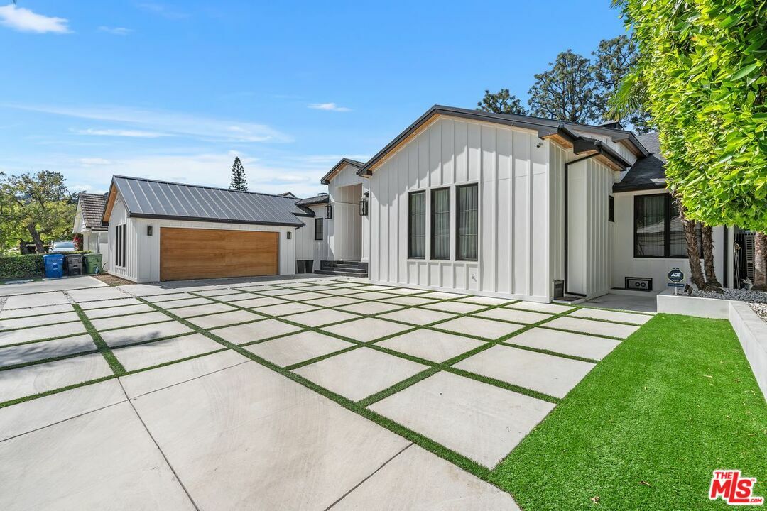 Property Photo: 16015 Valley Wood Rd CA 91403
