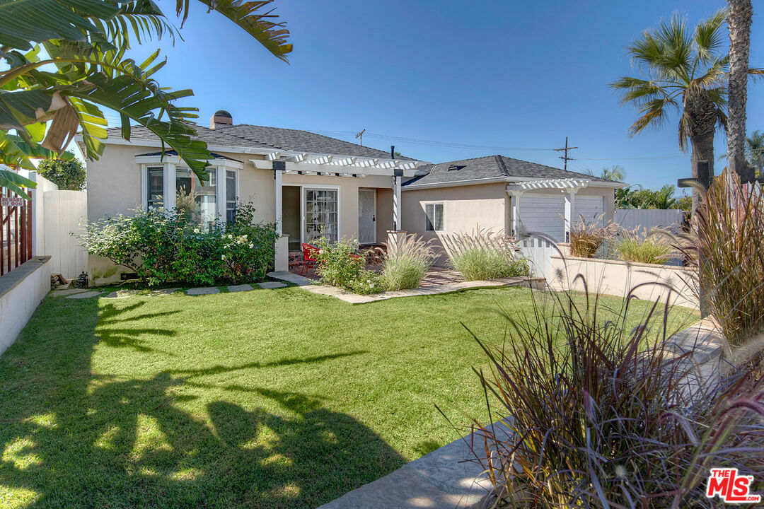 7009 Rindge Ave  Playa Del Rey CA 90293 photo