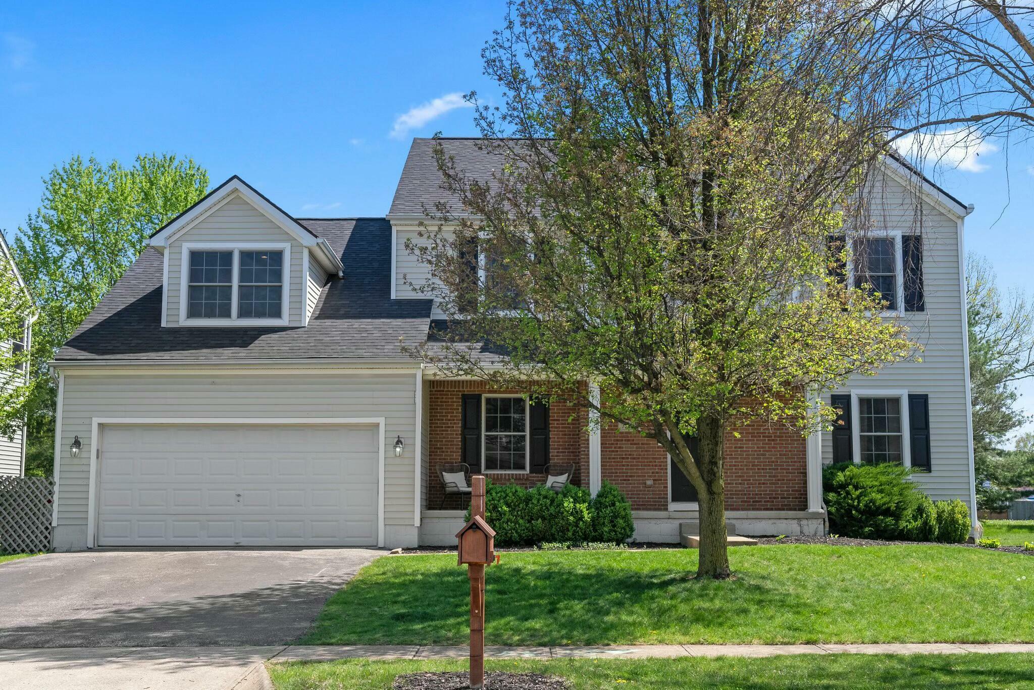 Property Photo: 727 Caffrey W Court OH 43123