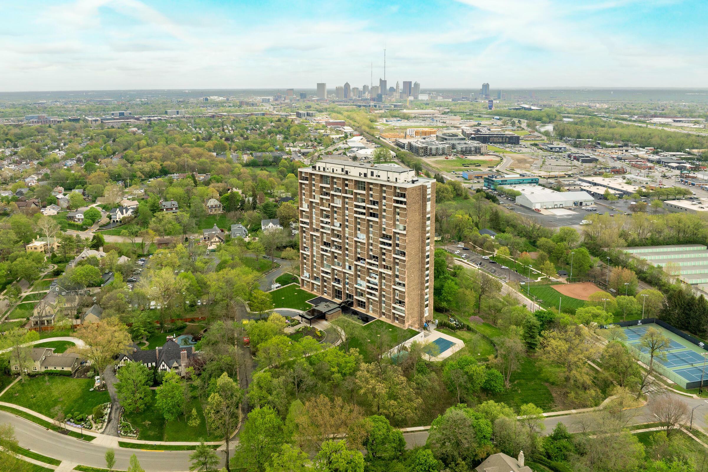 Property Photo: 1000 Urlin Avenue OH 43212