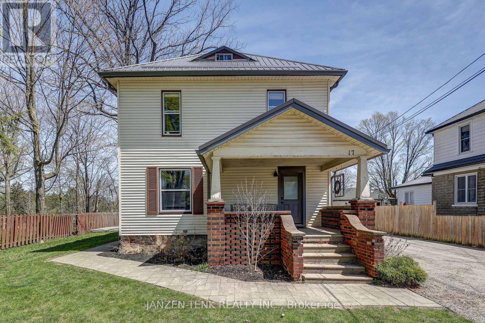 Property Photo: 17 Oak Street ON N5H 1G3