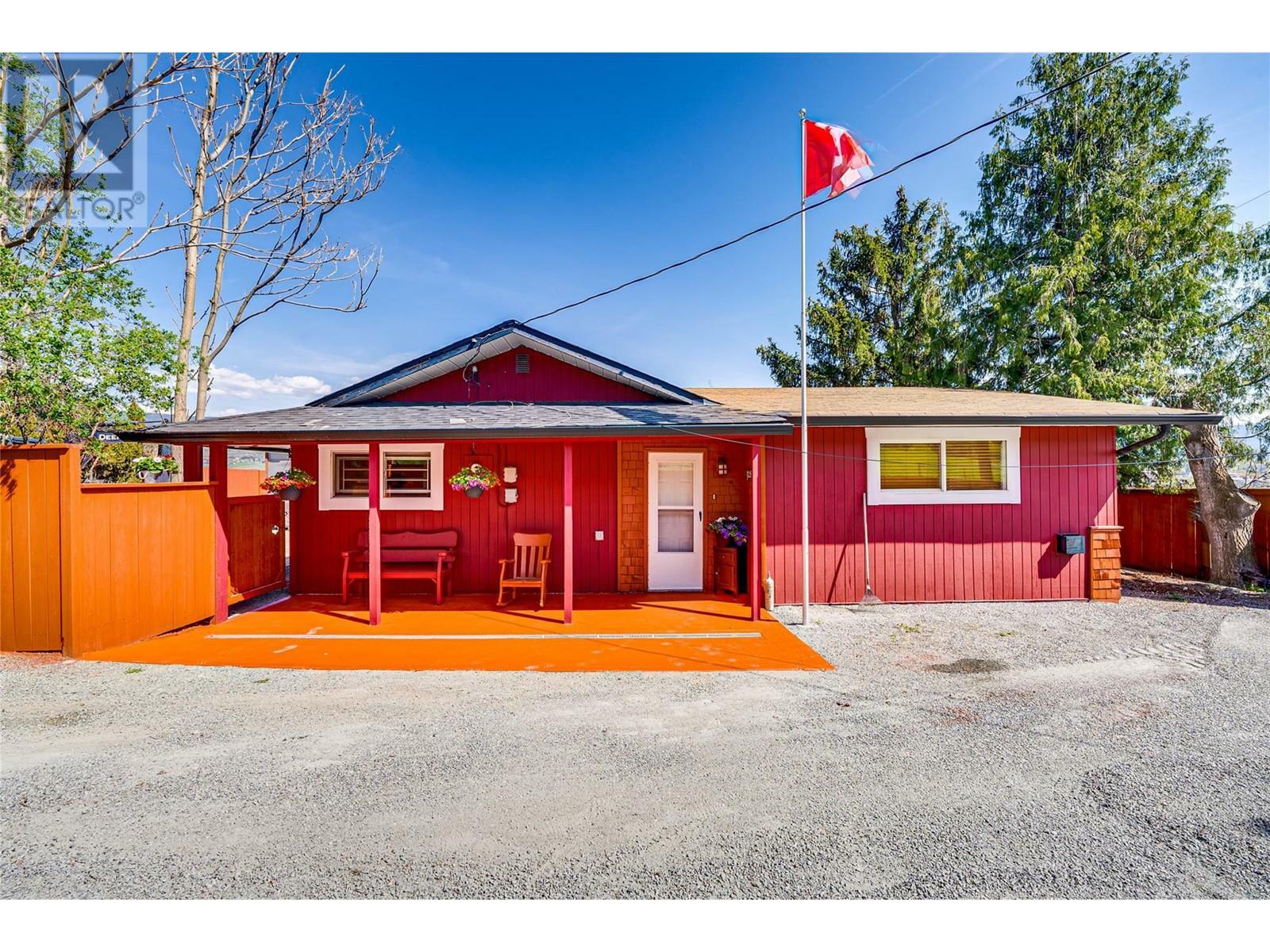 Photo de la propriété: 6049 Old Kamloops Road BC V1H 1P7