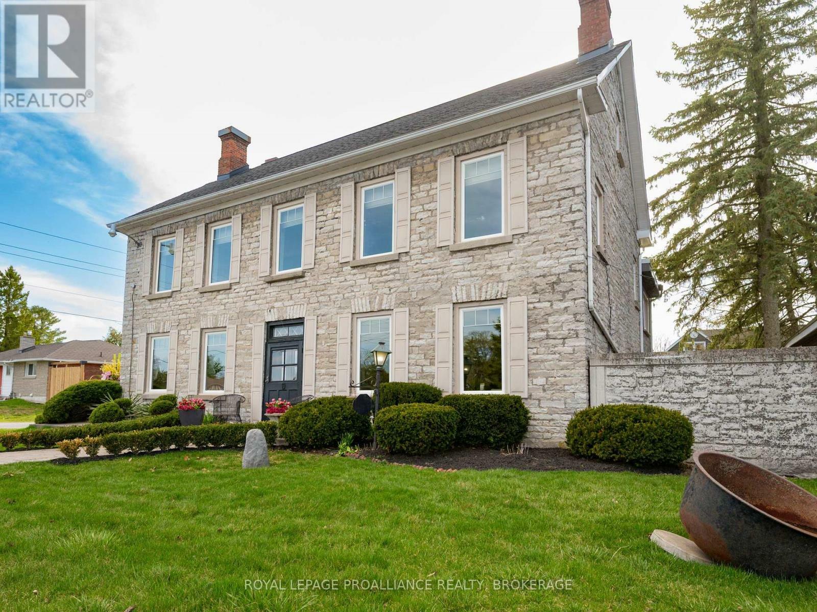 Property Photo:  1863 Sydenham Road  ON K7L 4V4 