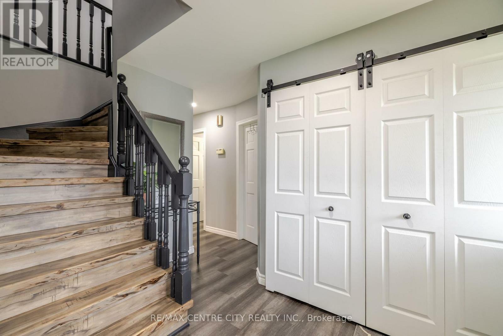 Property Photo:  10 Daniel Street  ON N5C 3W8 