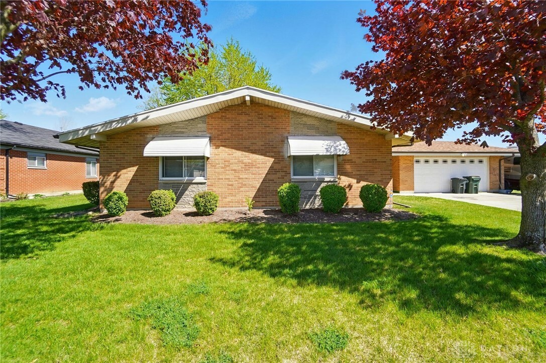 Property Photo: 831 Glenstone Court OH 45426