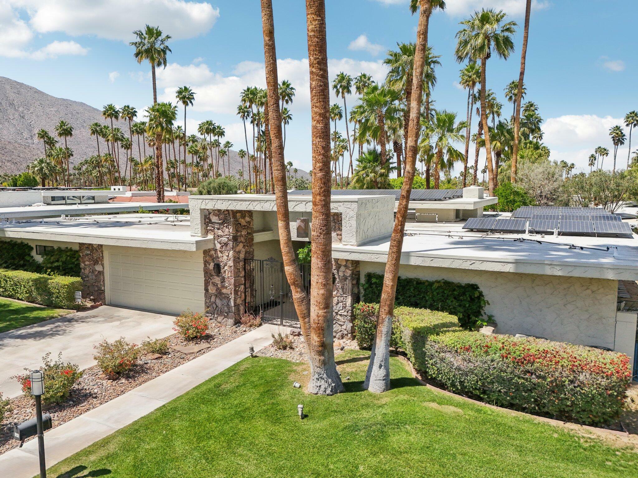 Property Photo: 1540 E Sierra Way CA 92264
