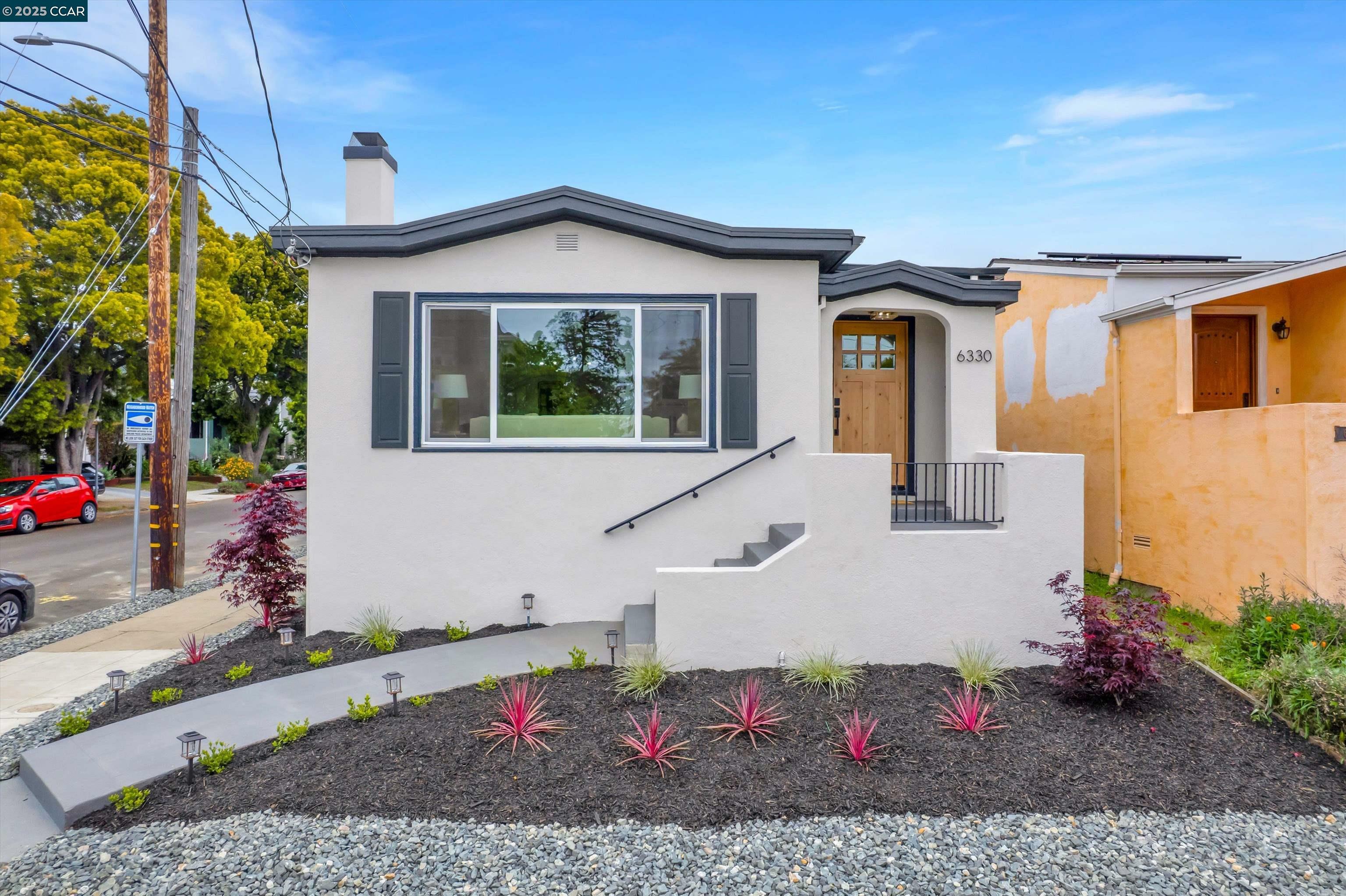 Property Photo: 6330 Racine St CA 94609
