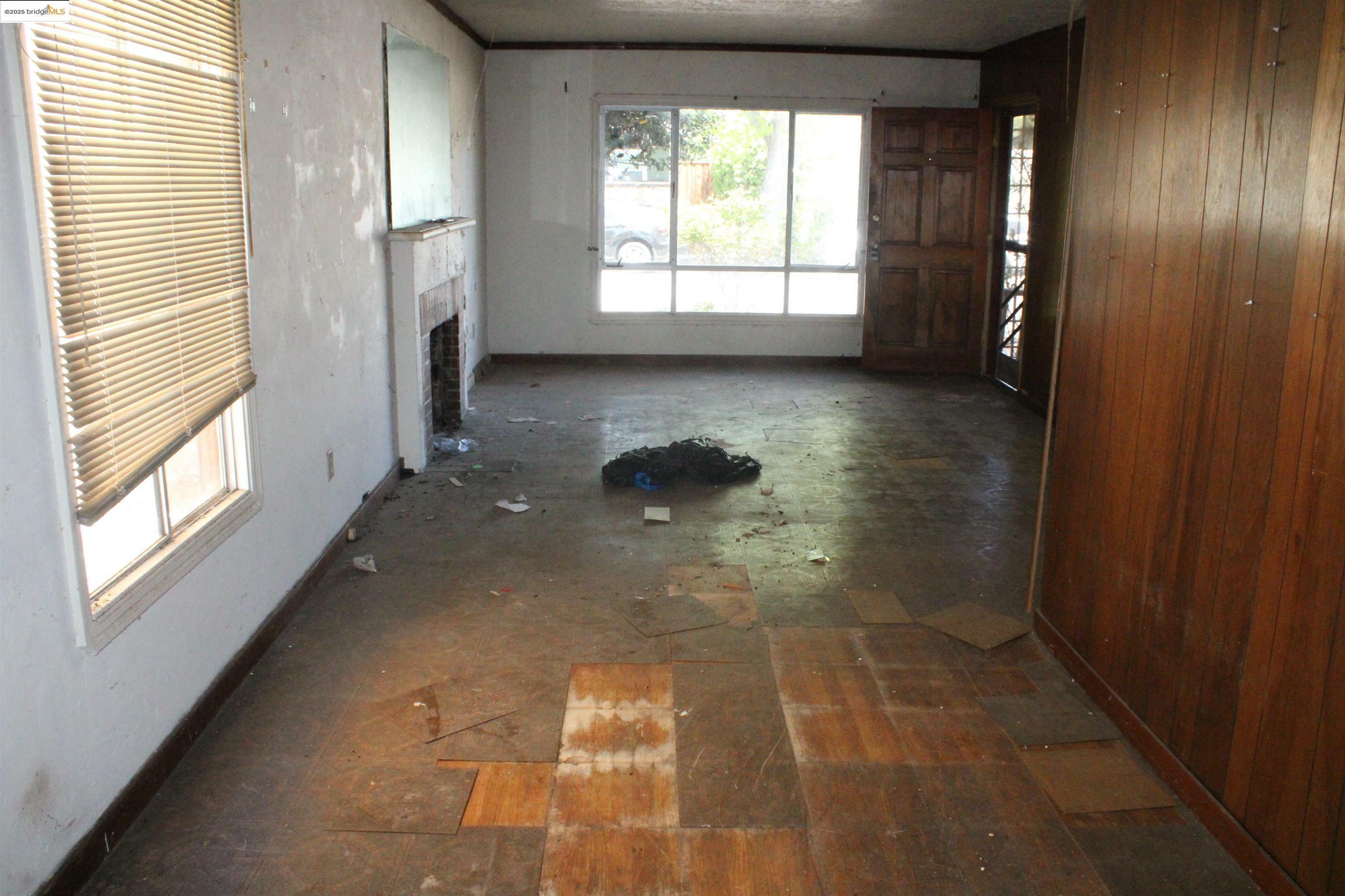 Property Photo: 611 Norvell St CA 94530