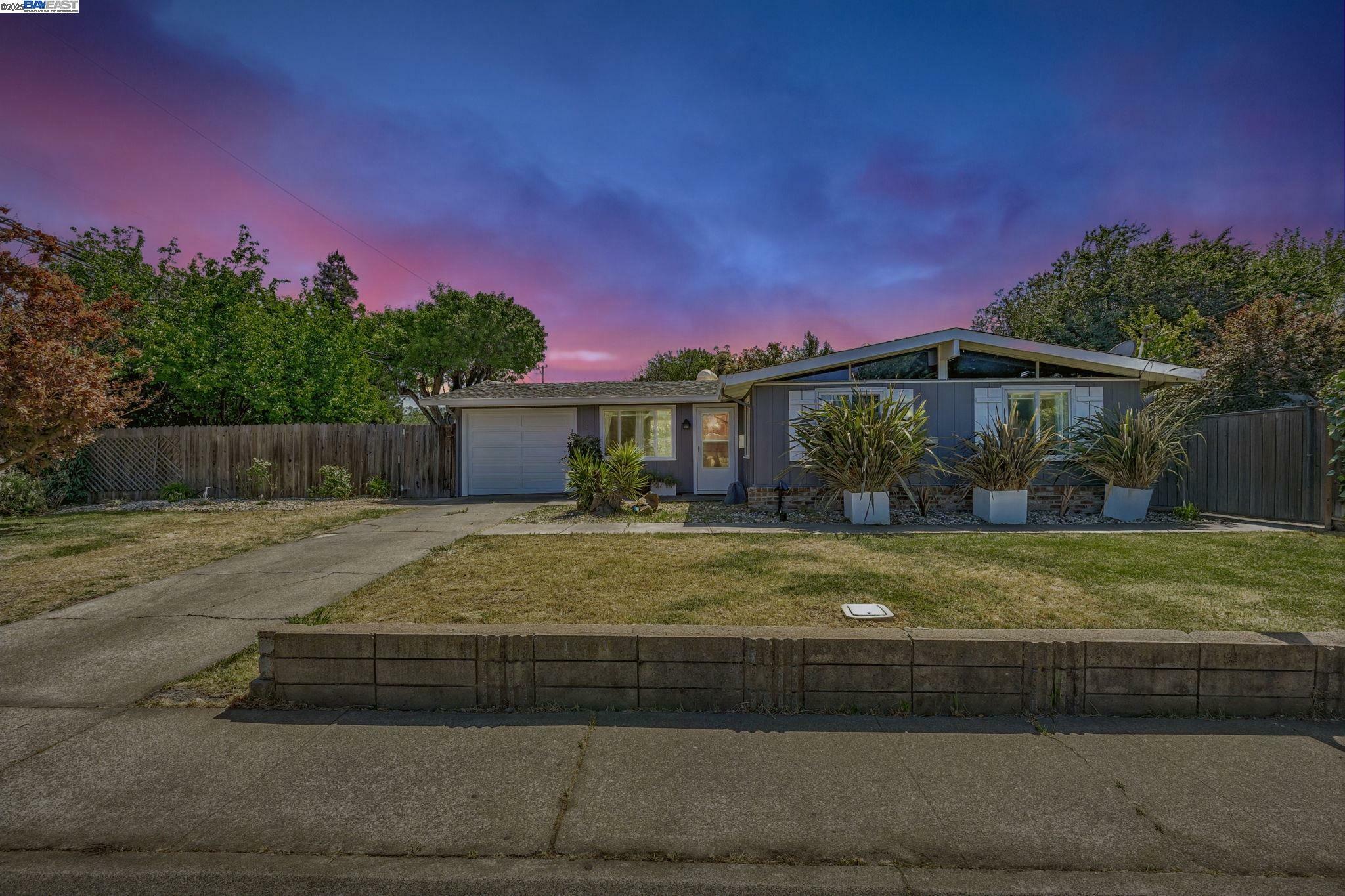2201 N 6th St  Concord CA 94519 photo