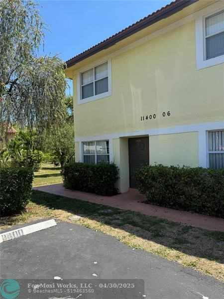 Property Photo: 11400 NW 45th St FL 33065