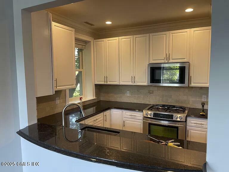Property Photo: 97 Bruce Park Avenue 2B CT 06830