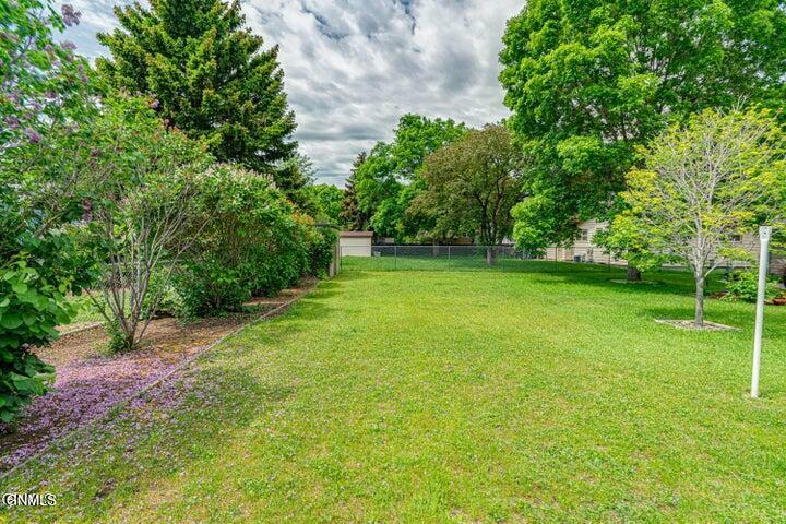 Property Photo: 1673 Richmond Drive ND 58504