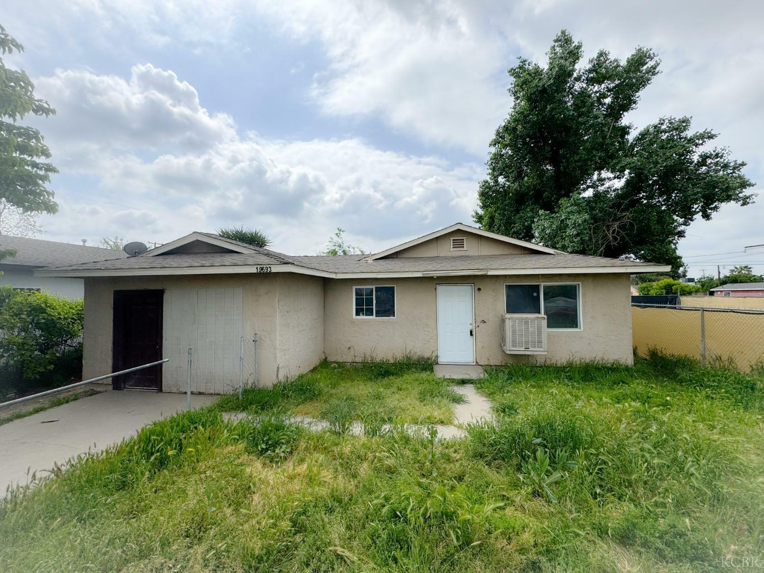 19693 Avenue 195  Strathmore CA 93267 photo