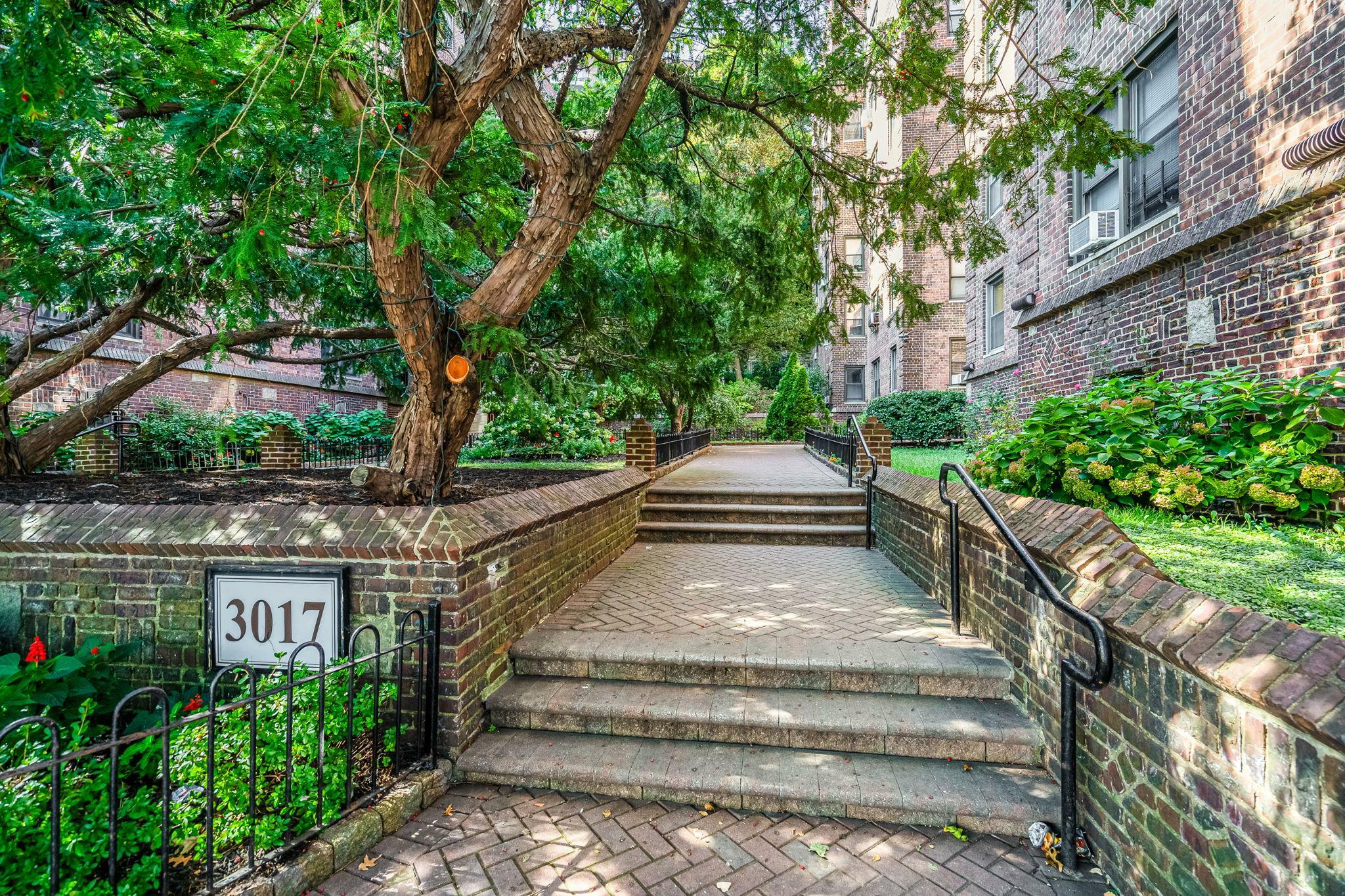 Property Photo: 3017 Riverdale Avenue 3C NY 10463