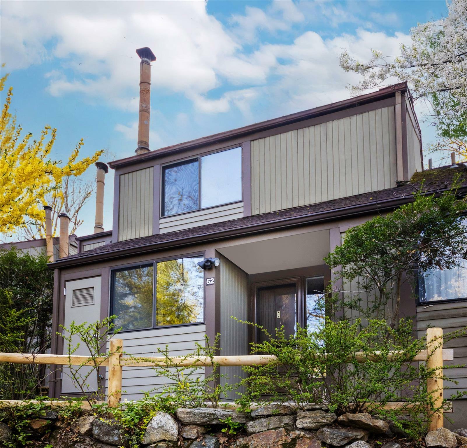 52 Round Hill Road  Dobbs Ferry NY 10522 photo