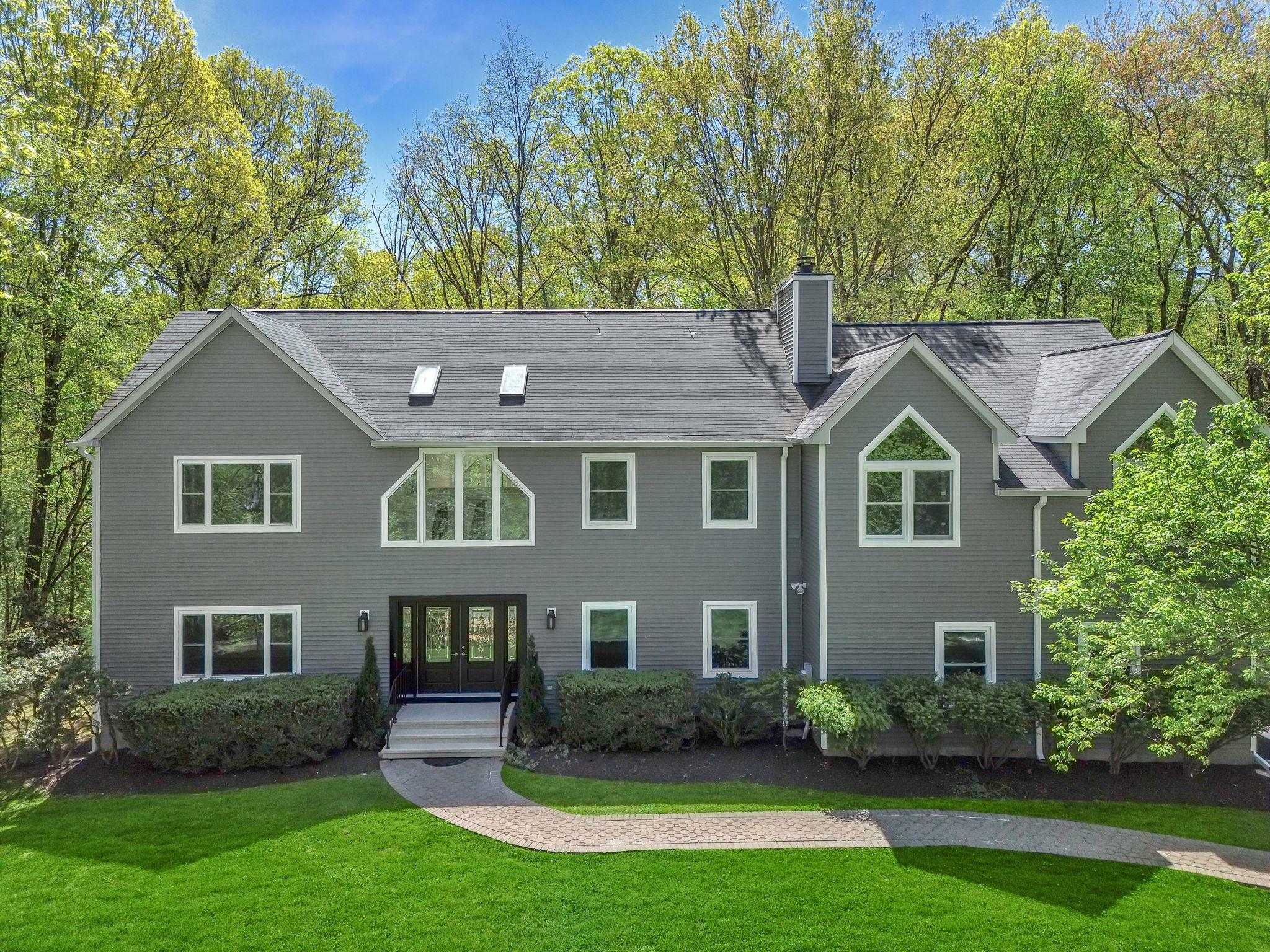 Property Photo: 1121 Estates Drive NY 10562
