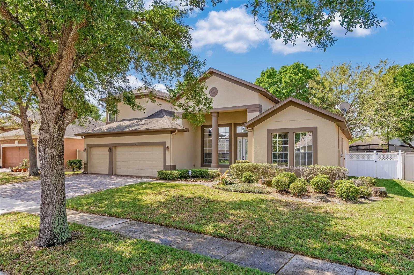 Property Photo: 902 Hire Circle FL 34761