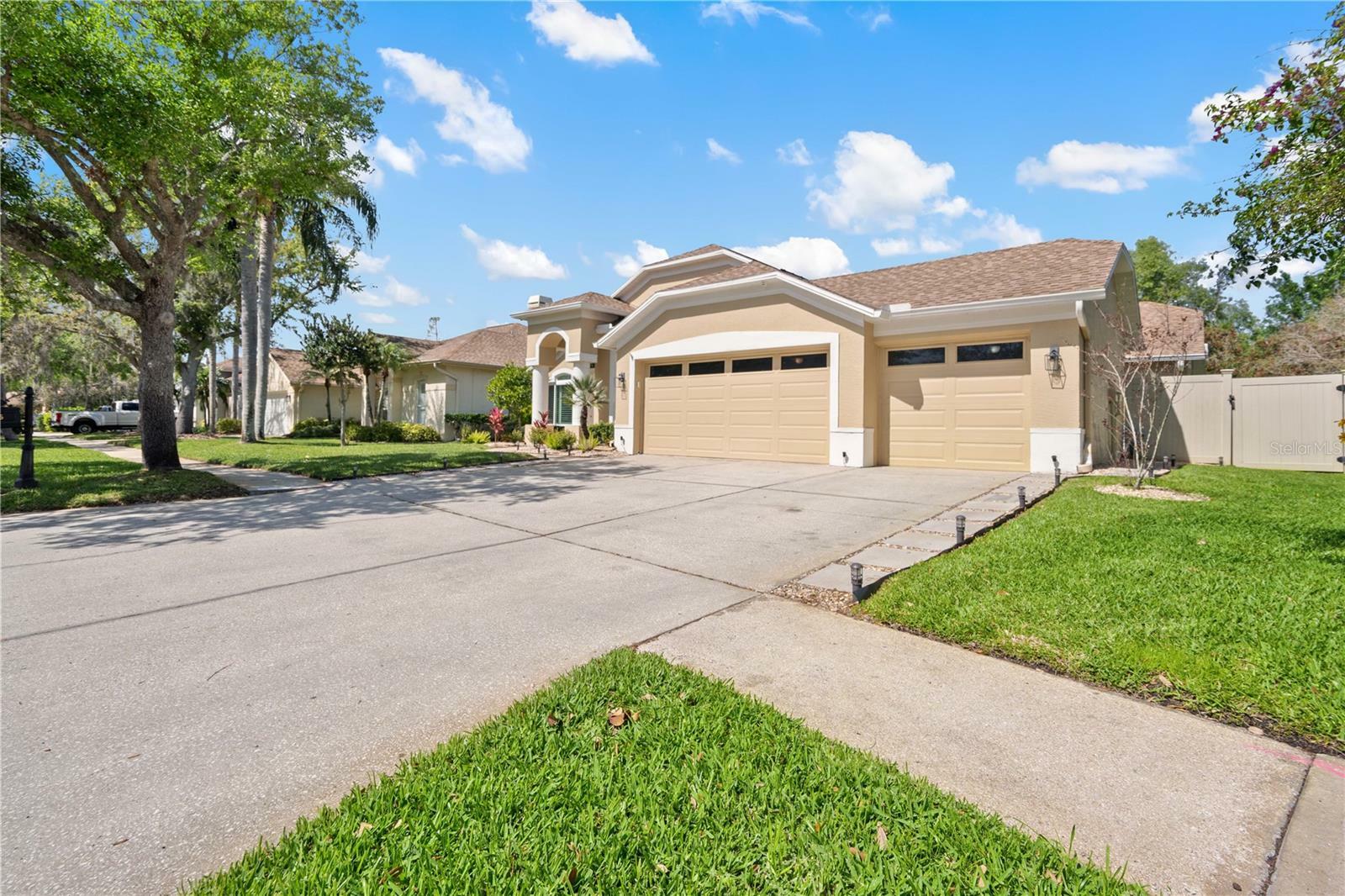 Property Photo: 9905 Woodbay Drive FL 33626