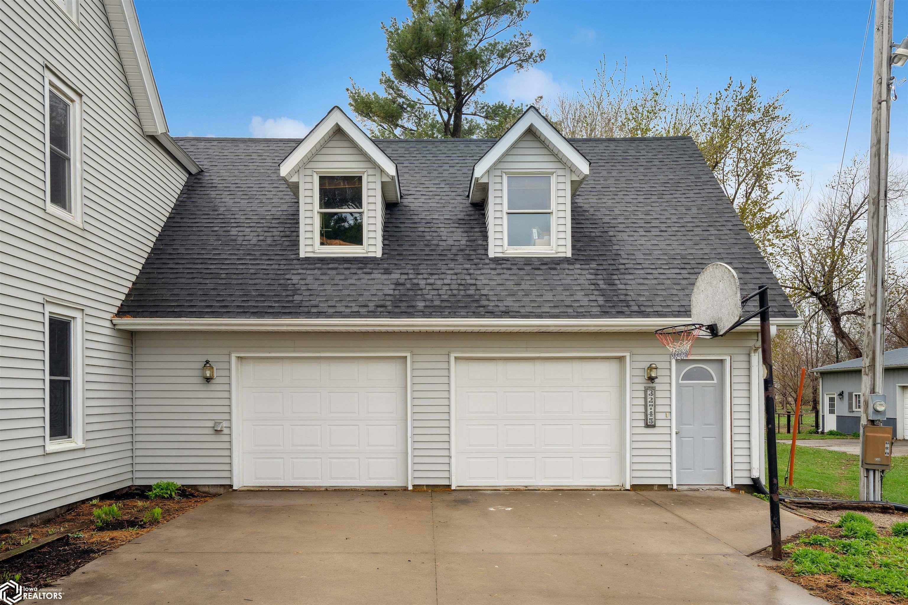 Property Photo:  32745 J Ave  IA 50609 