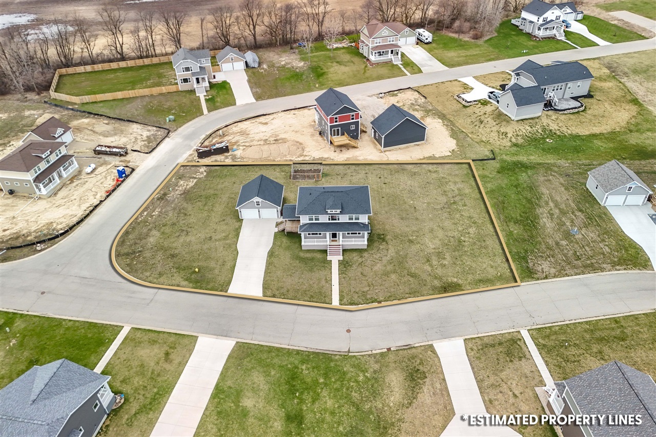 Property Photo: 703 Oakwood Drive MI 48813