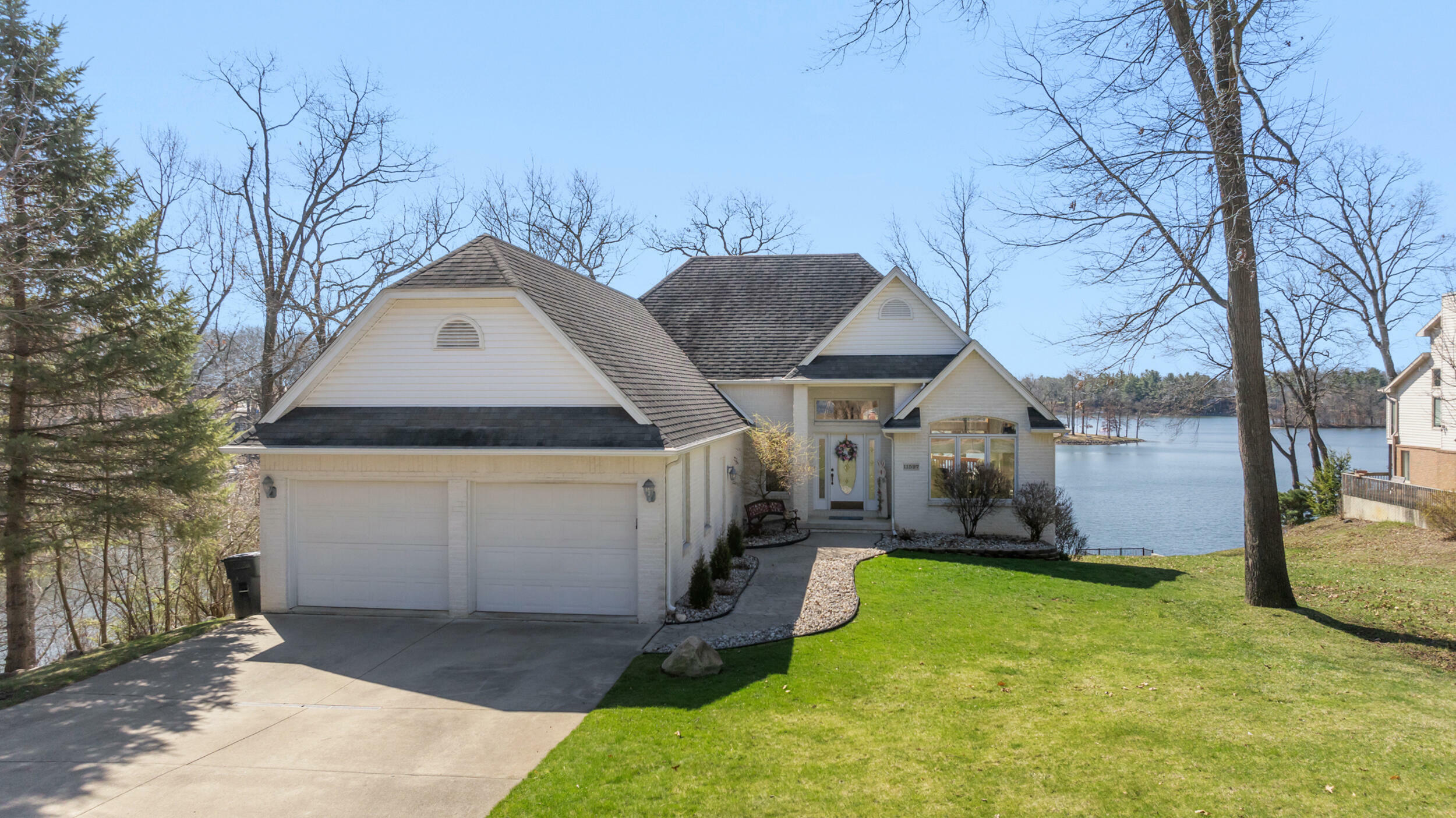 11597 Highland Hills Drive  Jerome MI 49249 photo