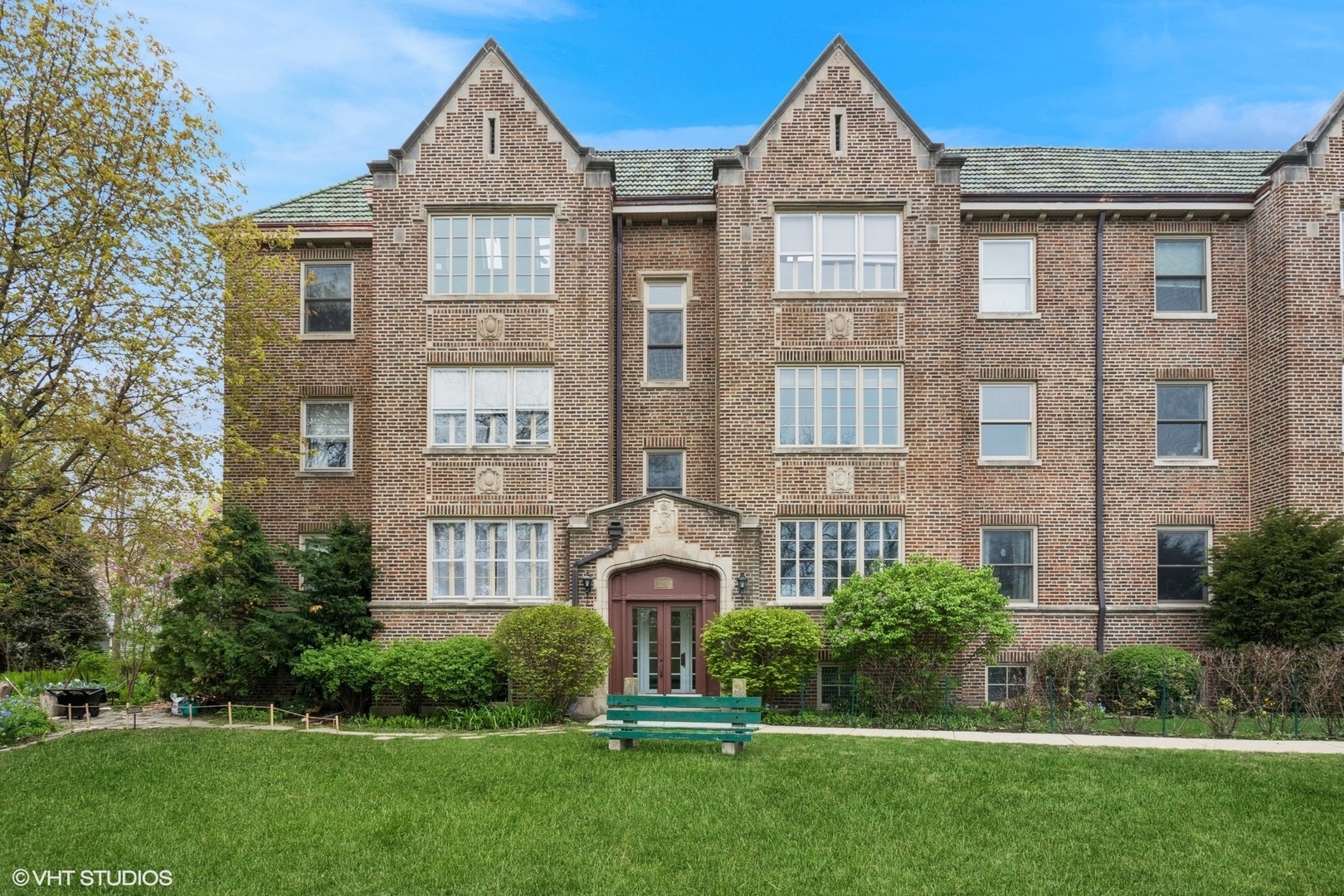 Property Photo: 1210 Central Street 2 IL 60201