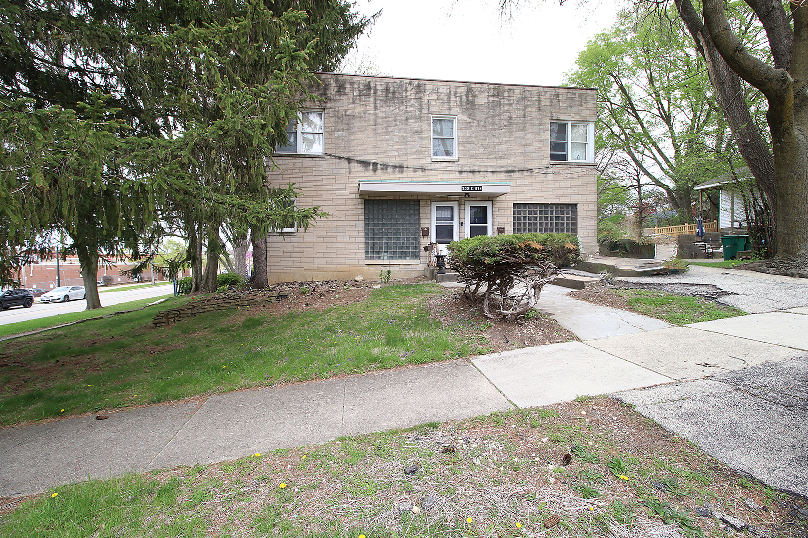Property Photo: 200 E 11th Street IL 60441