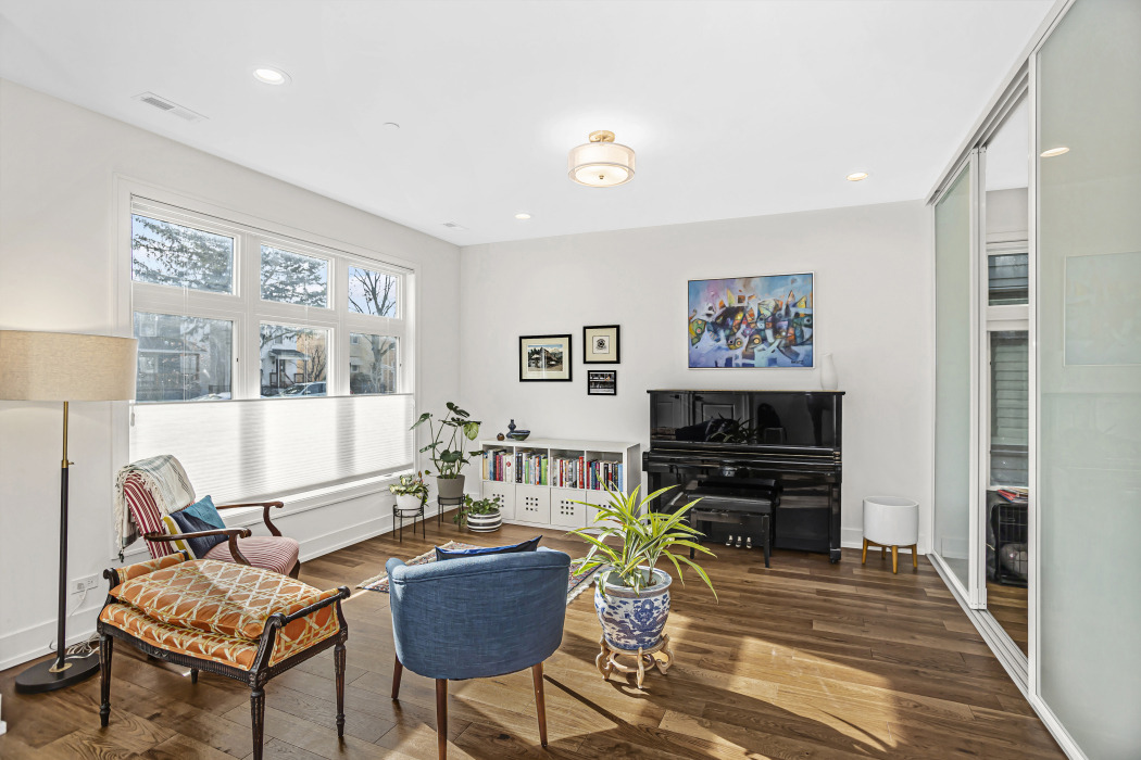 Property Photo: 1122 Pitner Avenue IL 60202