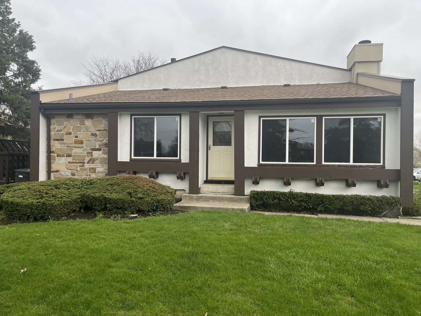 Property Photo: 203 Cascade Drive 203 IL 60525