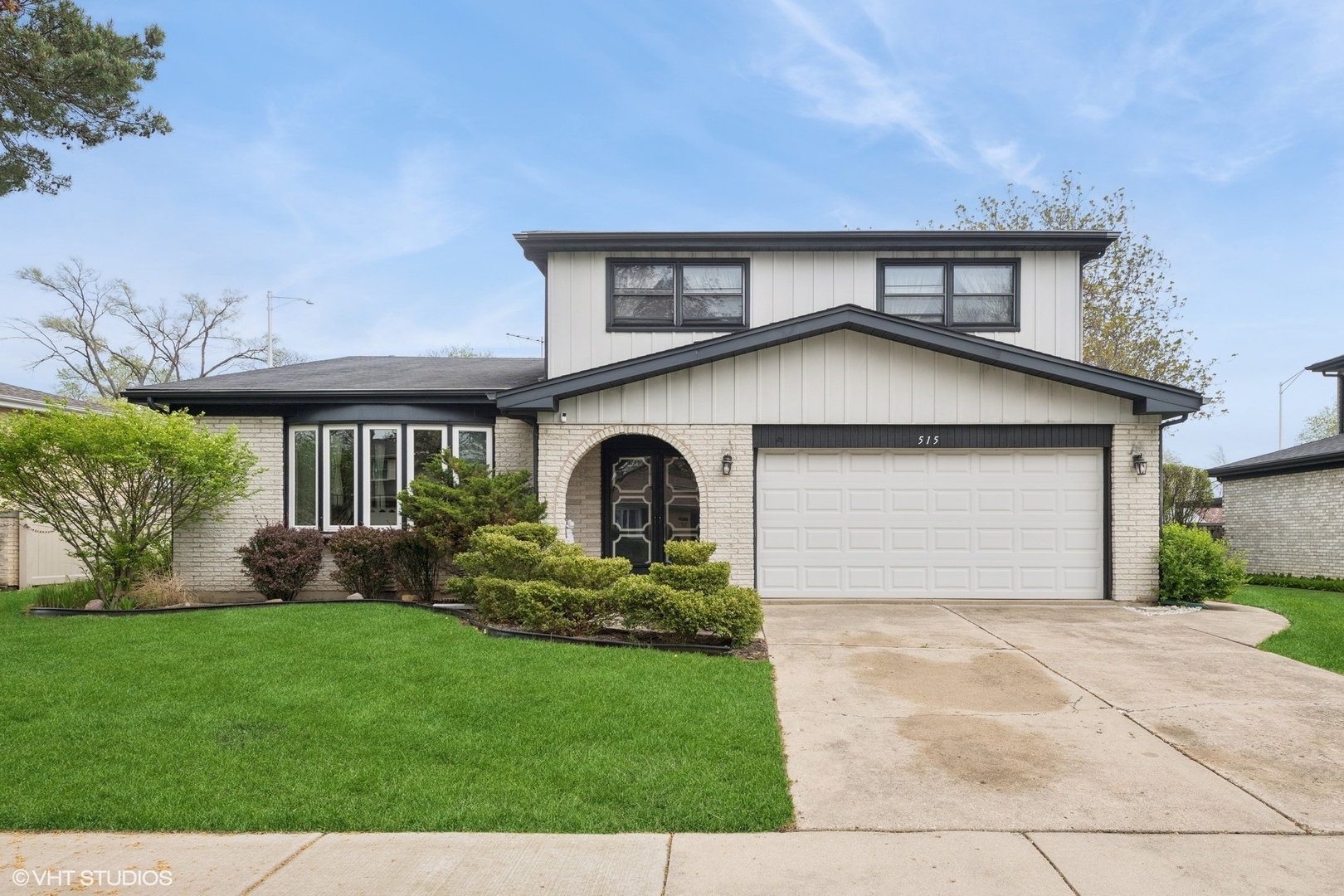 Property Photo: 515 S Inner Circle Drive IL 60056