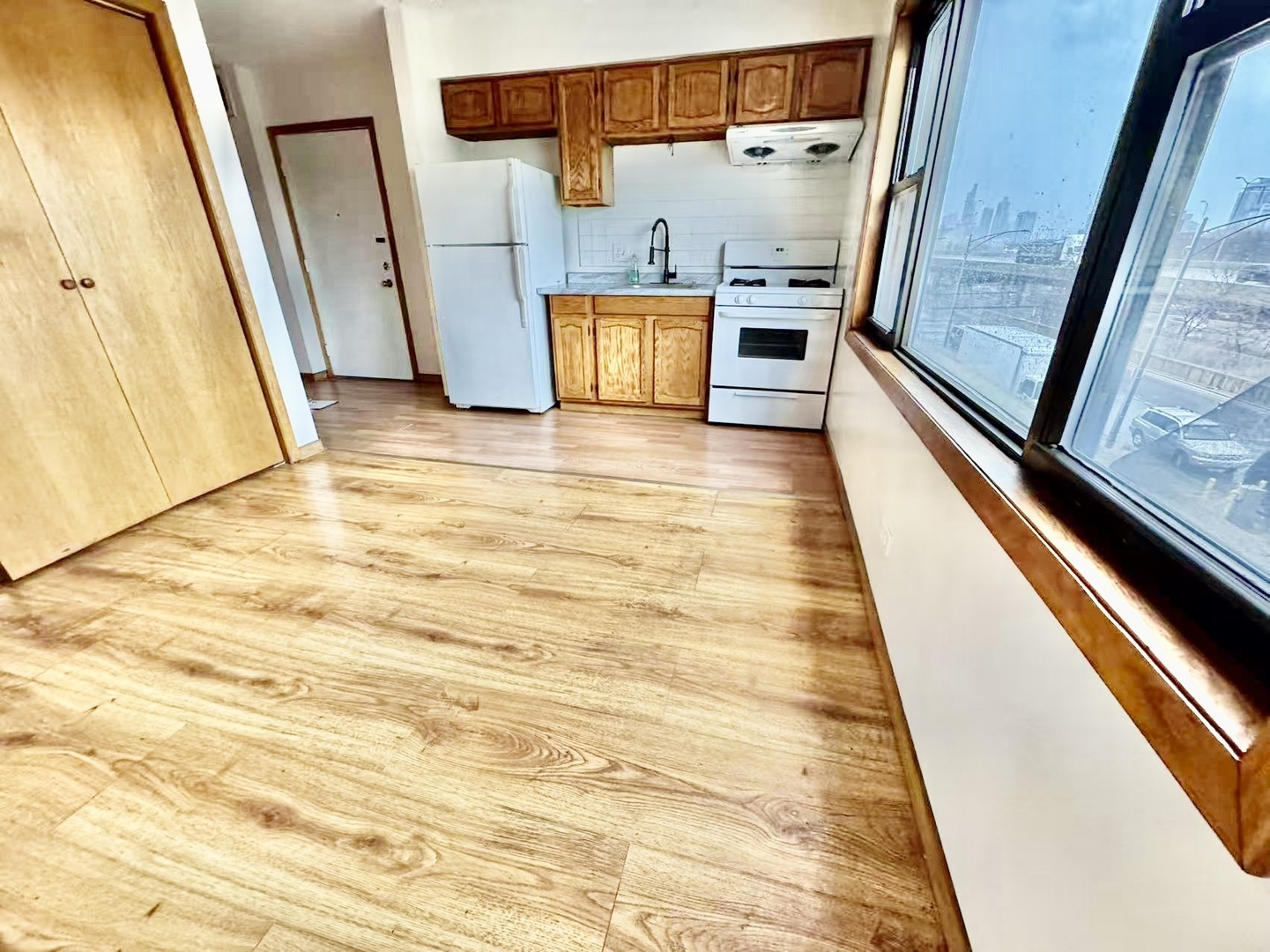 Property Photo: 2818 S Wentworth Avenue 3F IL 60616