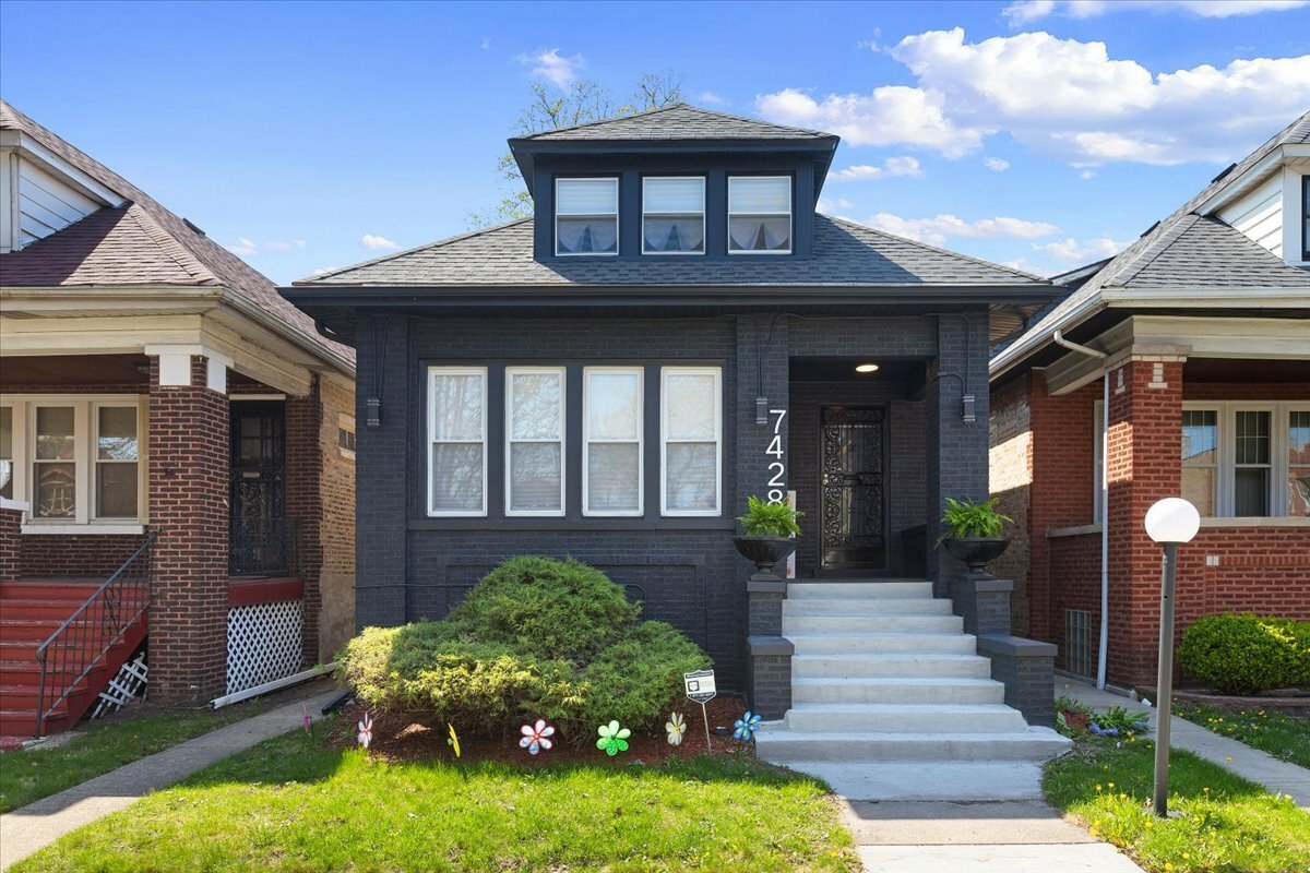 Property Photo: 7428 S Perry Avenue IL 60621
