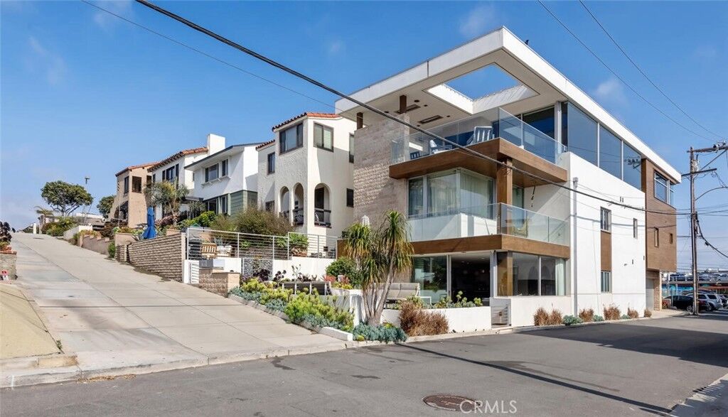 Property Photo: 216 13th Street CA 90266