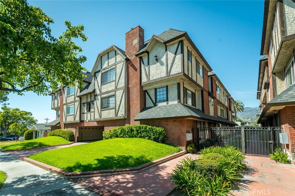 Property Photo:  663 Alexander Street 2  CA 91203 