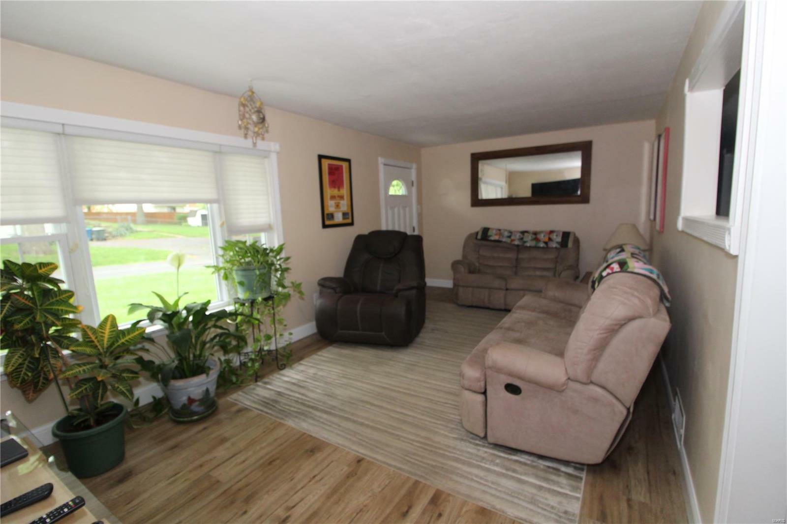 Property Photo: 13 Circle Drive MO 63010